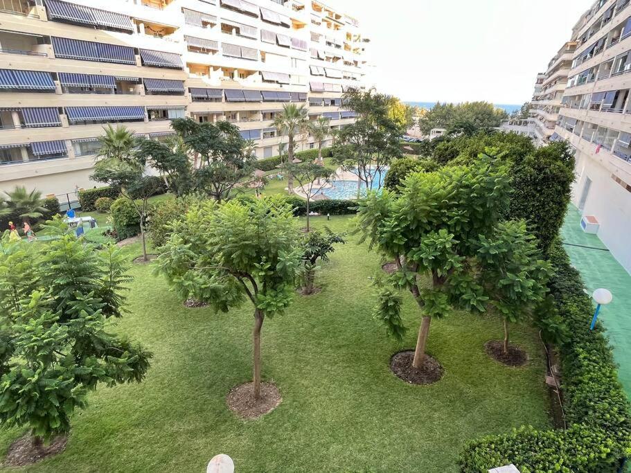 Marbella Piso En Casco Junto A Playa Piscina In Summer Season Екстериор снимка