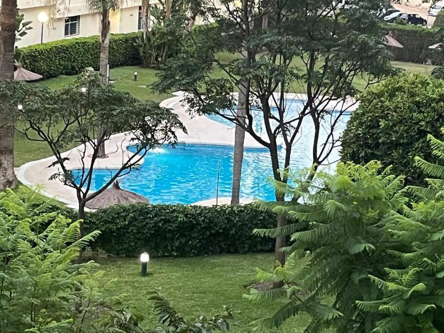 Marbella Piso En Casco Junto A Playa Piscina In Summer Season Екстериор снимка