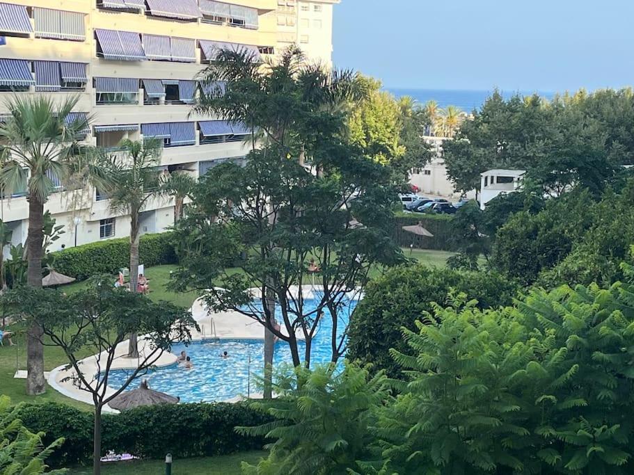 Marbella Piso En Casco Junto A Playa Piscina In Summer Season Екстериор снимка
