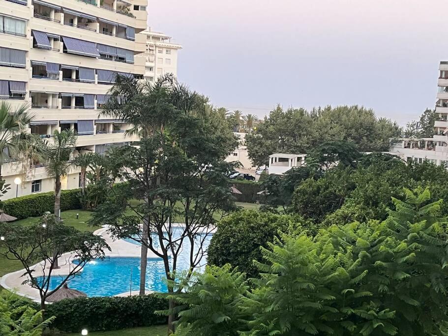 Marbella Piso En Casco Junto A Playa Piscina In Summer Season Екстериор снимка